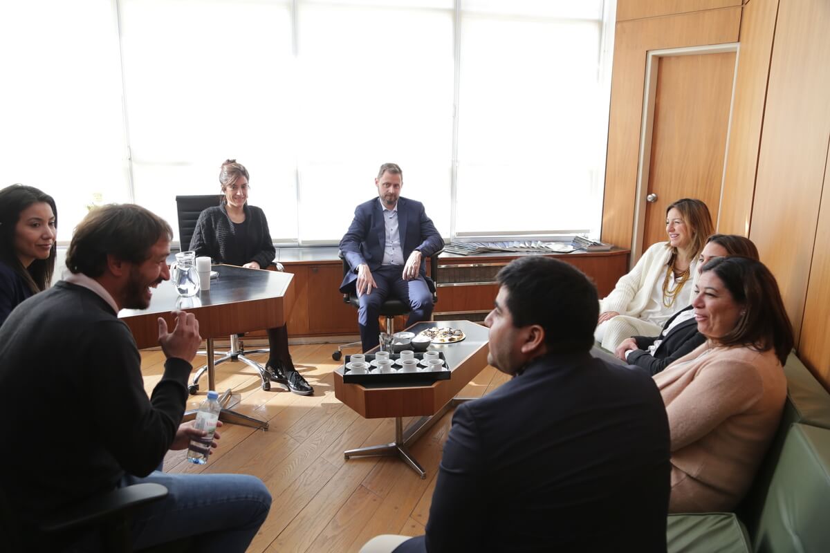 Soledad Acuña participó de la entrega del kit “experimentos” de la fundación siemens para docentes y directivos de la ciudad