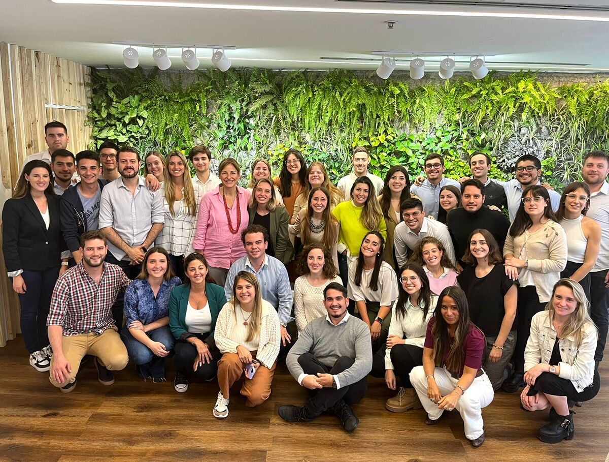 Soledad Acuña conversó con jóvenes trabajadores del ministerio de educación porteño