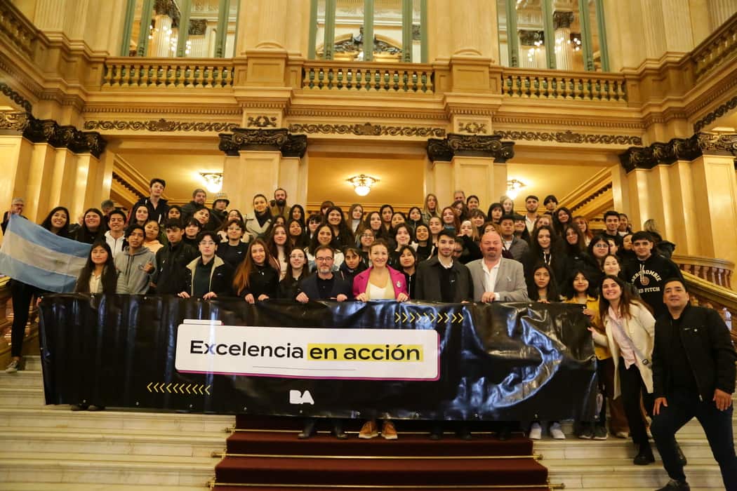 Soledad Acuña estuvo presente en la celebración del Día de la independencia en el Teatro Colón