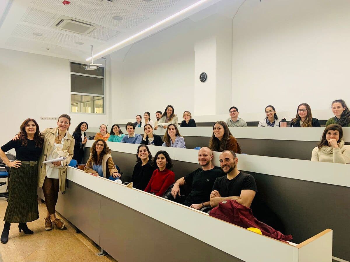 Soledad Acuña brindó una clase en la Universidad Torcuato Di Tella
