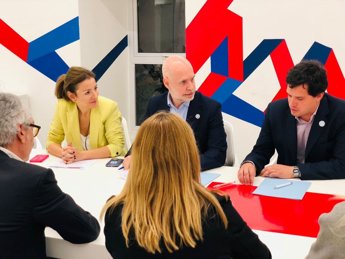 Soledad Acuña acompañó a Horacio Rodríguez Larreta en la firma de la Iniciativa Compromiso por la Educación